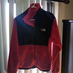 Gently used NorthFace Jacket! Size medium.